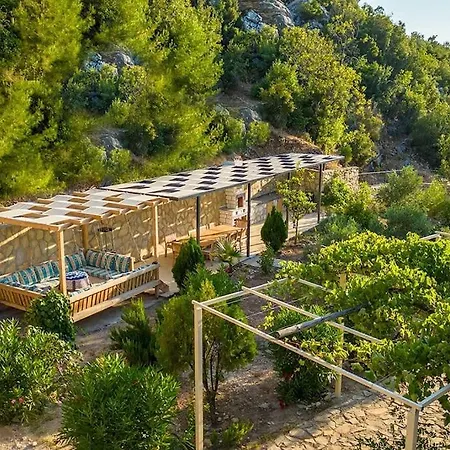 Alara Villa *